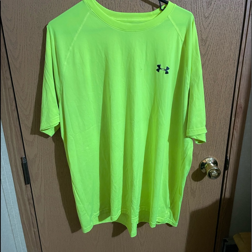 Under Armor XXL Shirt
